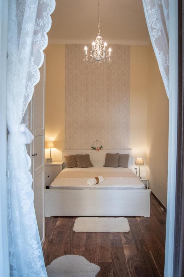 Broadway City Center, Fully Equipped, 4 Person Budapest Bagian luar foto