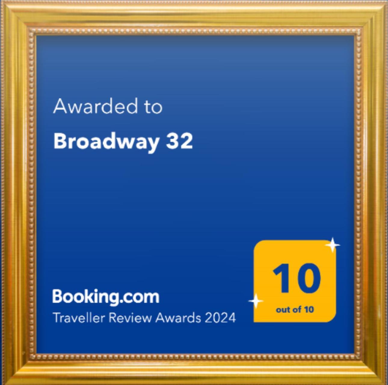 Broadway City Center, Fully Equipped, 4 Person Budapest Bagian luar foto